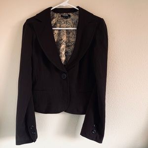 •• XOXO brown blazer••